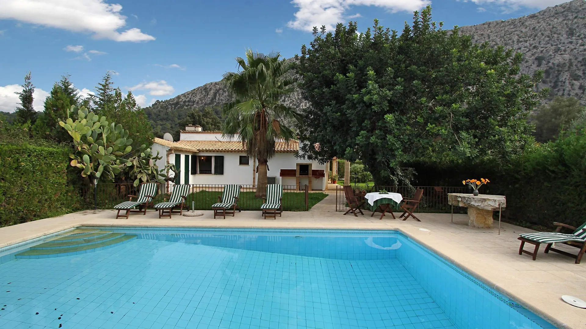 Villa Finca Can Pau Pollenca Spain
